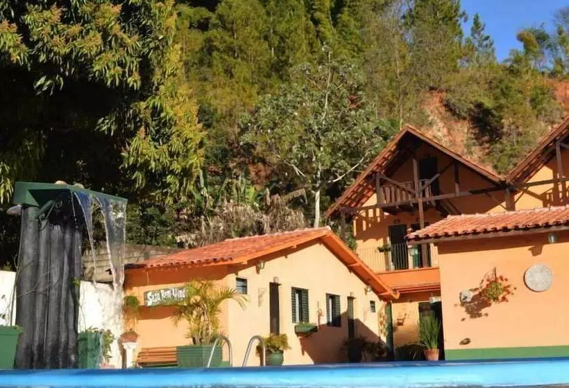 Hotelli Pousada Villa Três