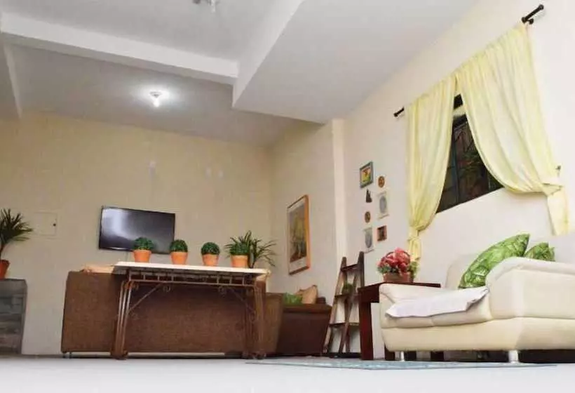 Hotelli Pousada Villa Três