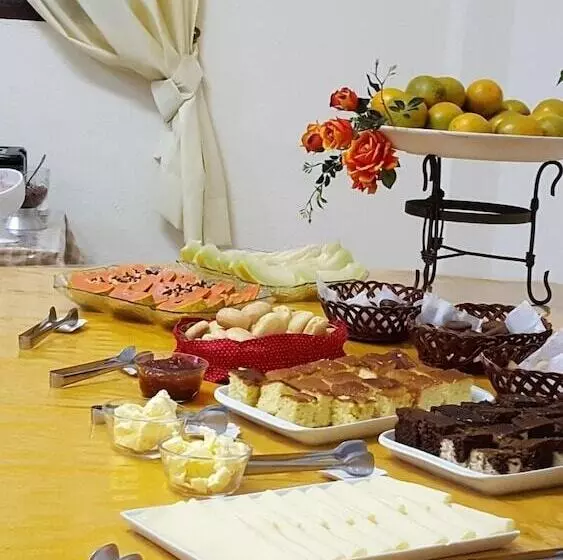 Hotelli Pousada Villa Três
