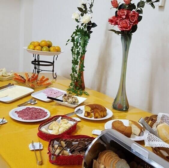 호텔 Pousada Villa Três