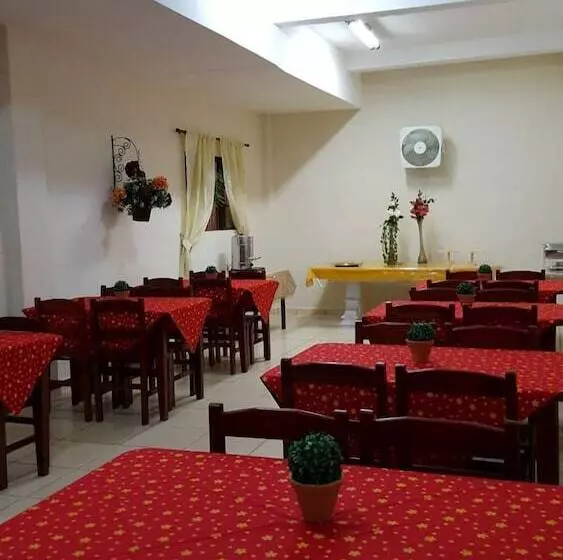 Hotelli Pousada Villa Três