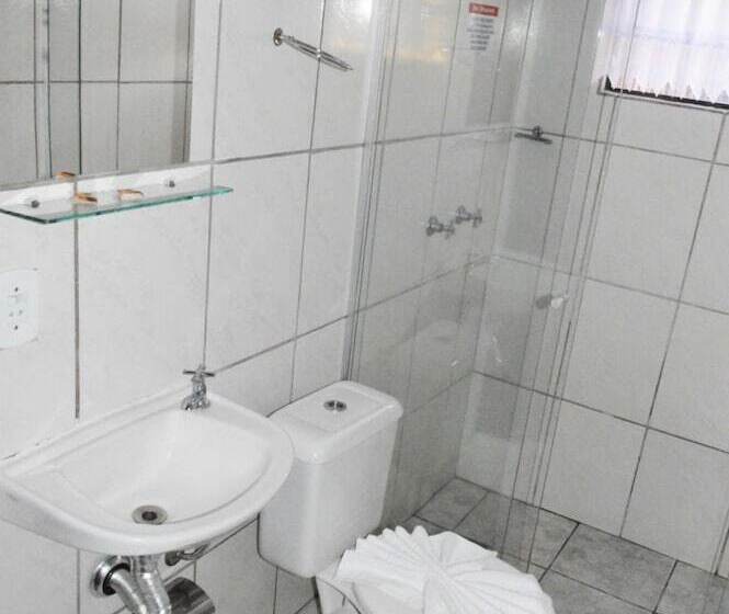 호텔 Pousada Villa Três