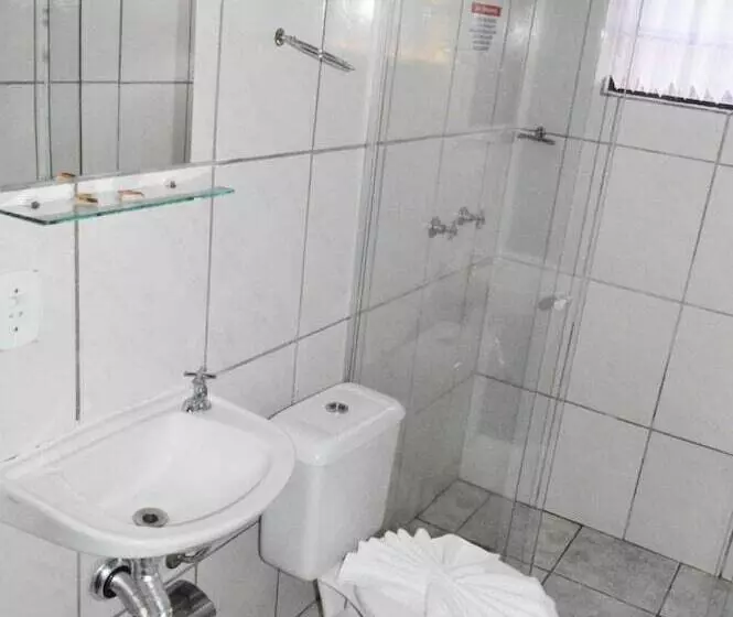 Hotelli Pousada Villa Três