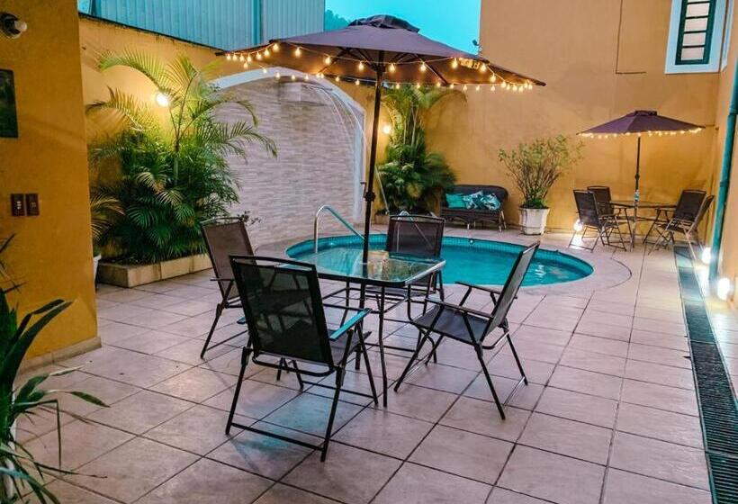 هتل Vale Valparaíso Inn  Polo Gastronômico