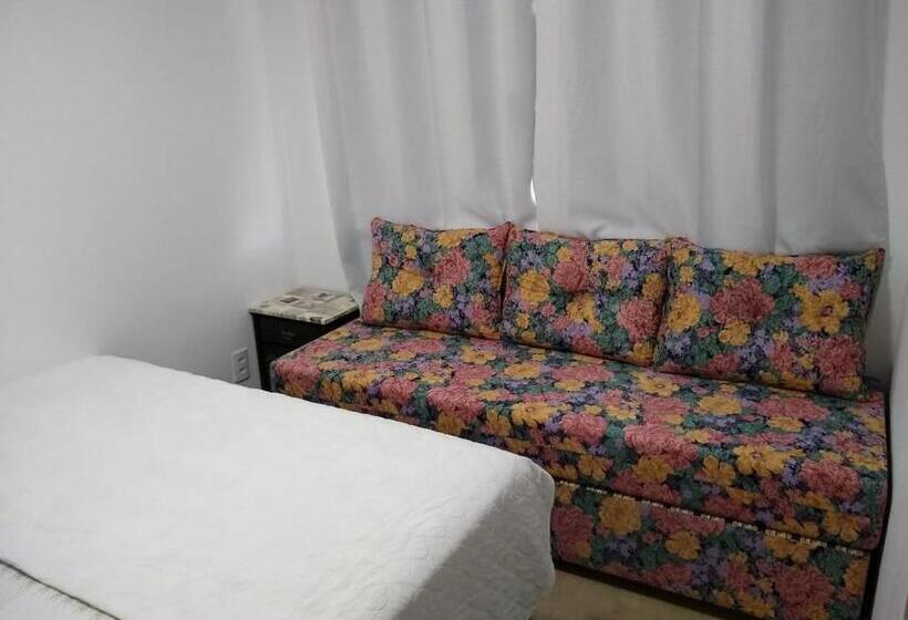 Hostel Dina & Suítes