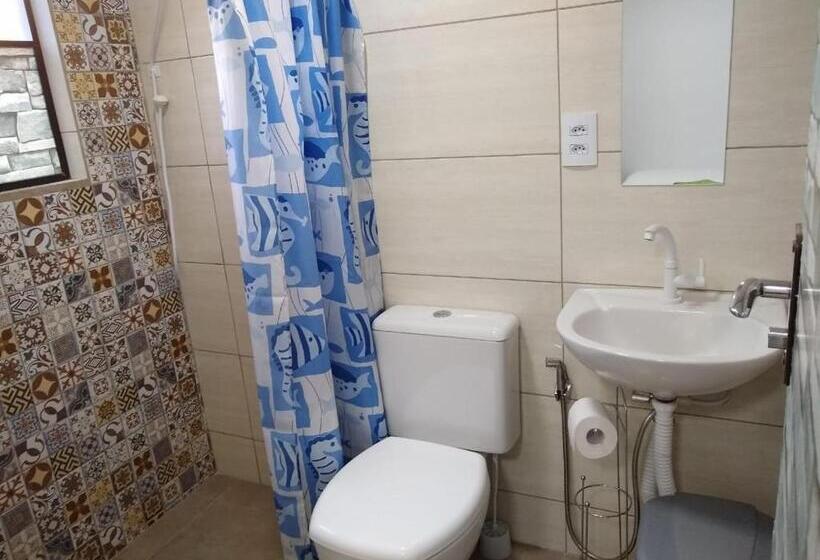 Hostel Dina & Suítes