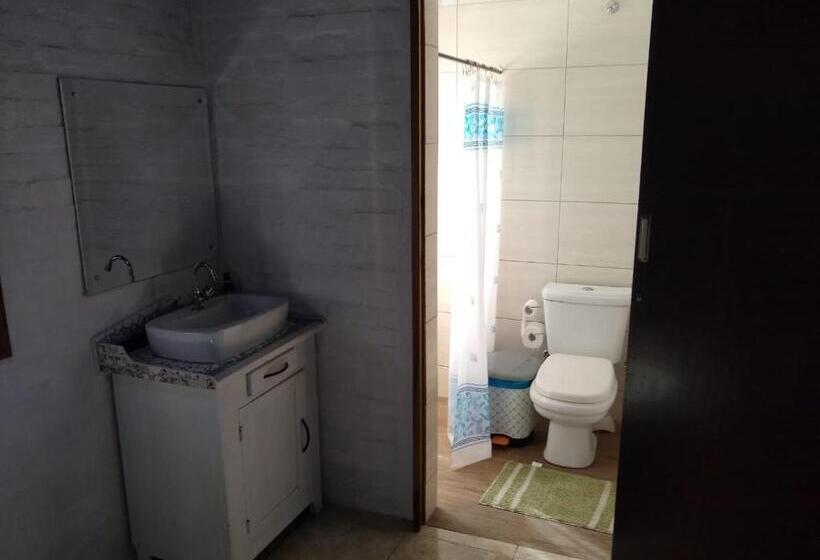 Hostel Dina & Suítes