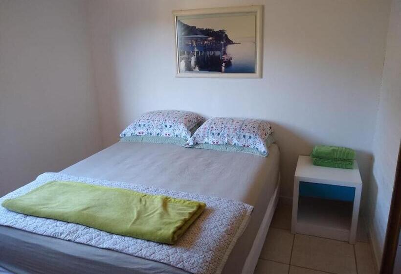 Hostel Dina & Suítes