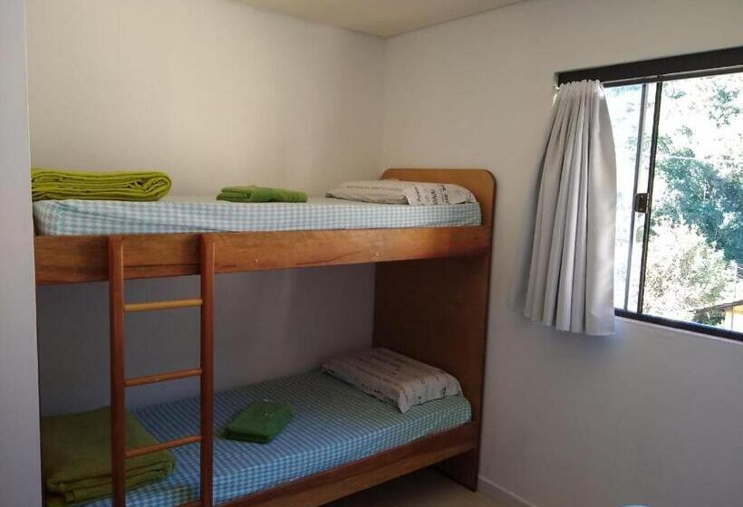 Hostel Dina & Suítes