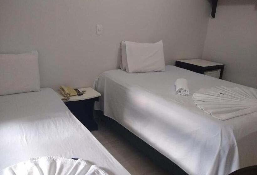 בית מלון כפרי Crystal Palace