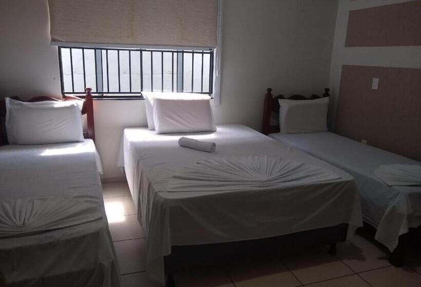 בית מלון כפרי Crystal Palace