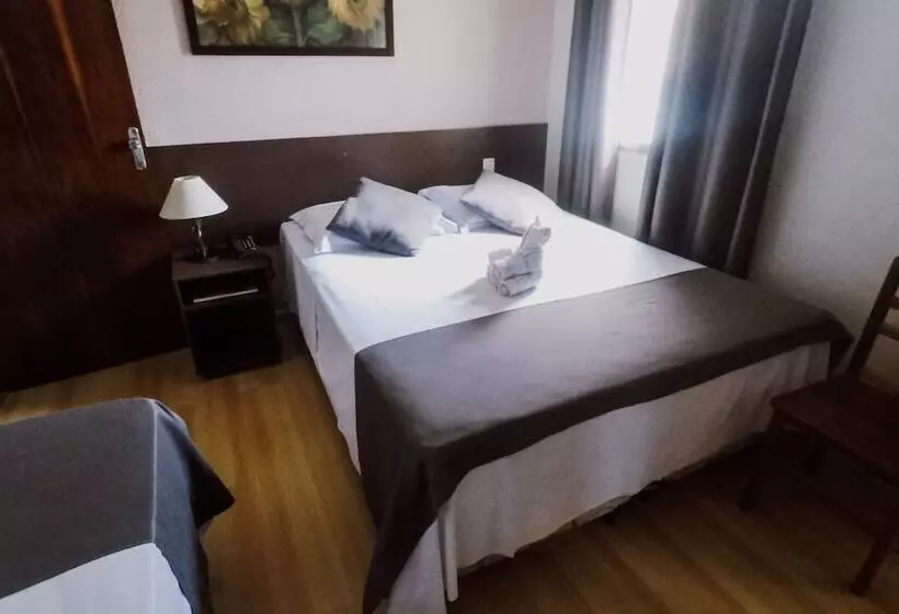 ホテル Alzira Granada