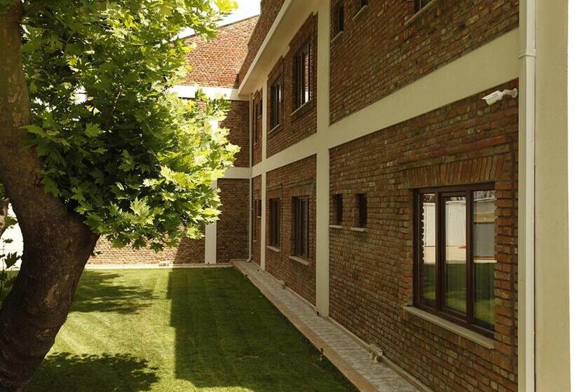 هتل Milestone1915