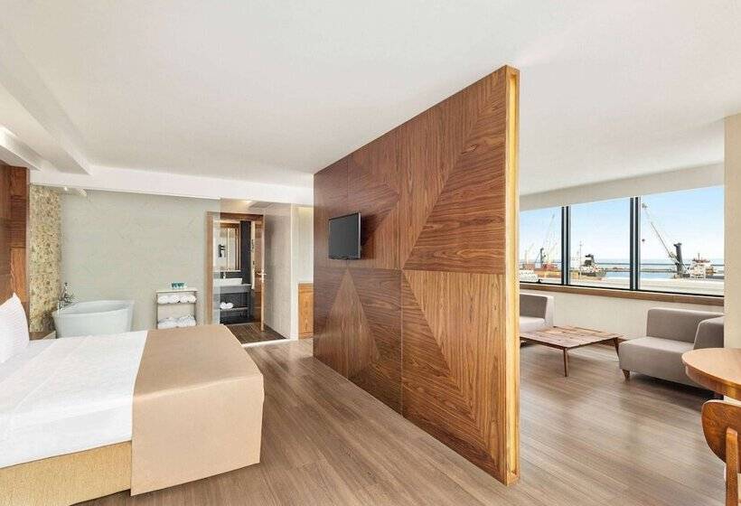 Hotelli Ramada Plaza By Wyndham Samsun