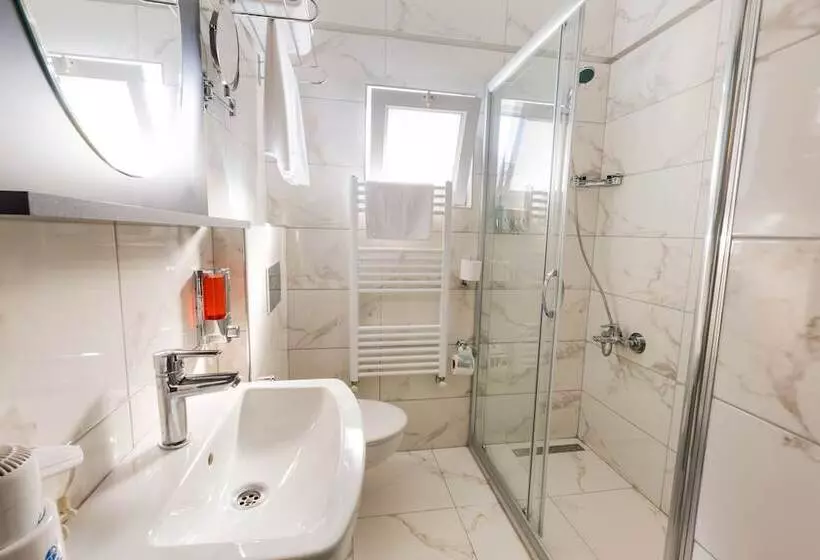 هاستل Azra Suite Otel