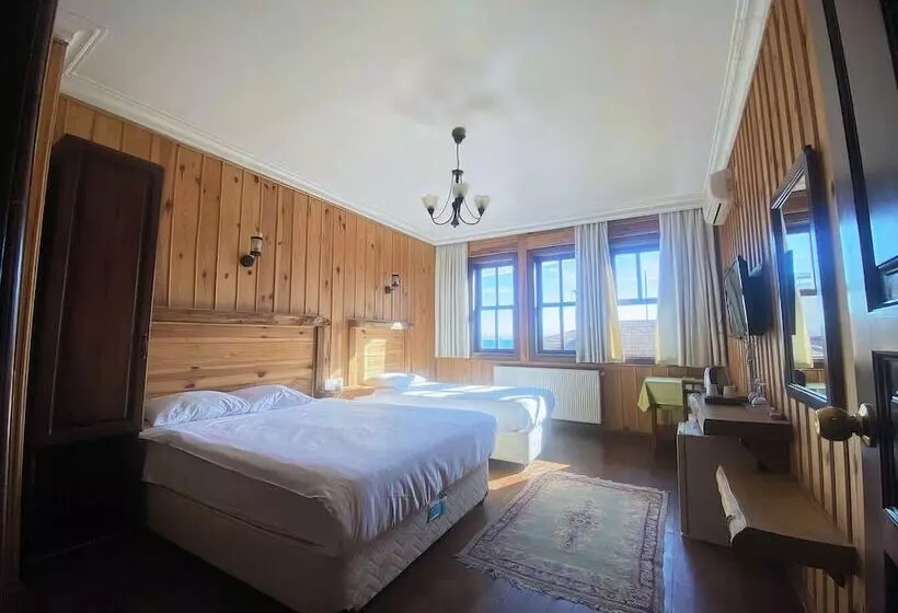 هتل Denizci