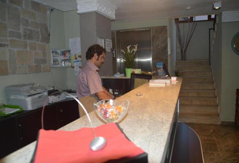 בית מלון כפרי Hugo