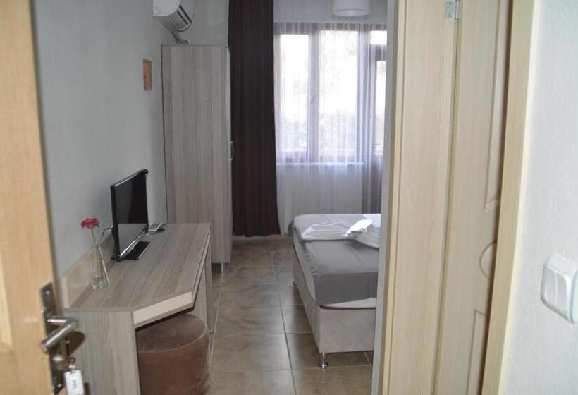 בית מלון כפרי Hugo