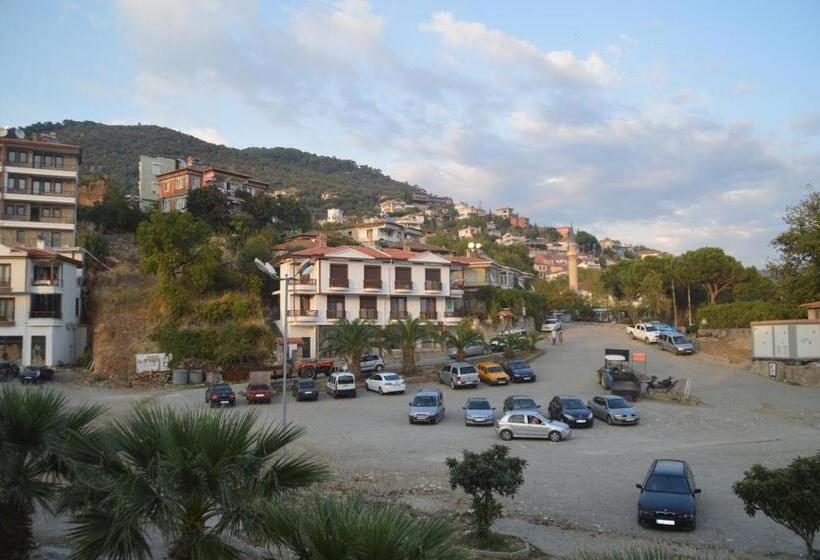 בית מלון כפרי Hugo