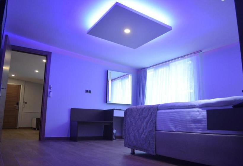 בית מלון כפרי Senler Boutique