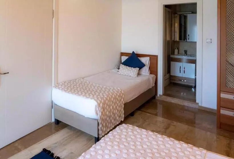 Hotelli Villa Marine