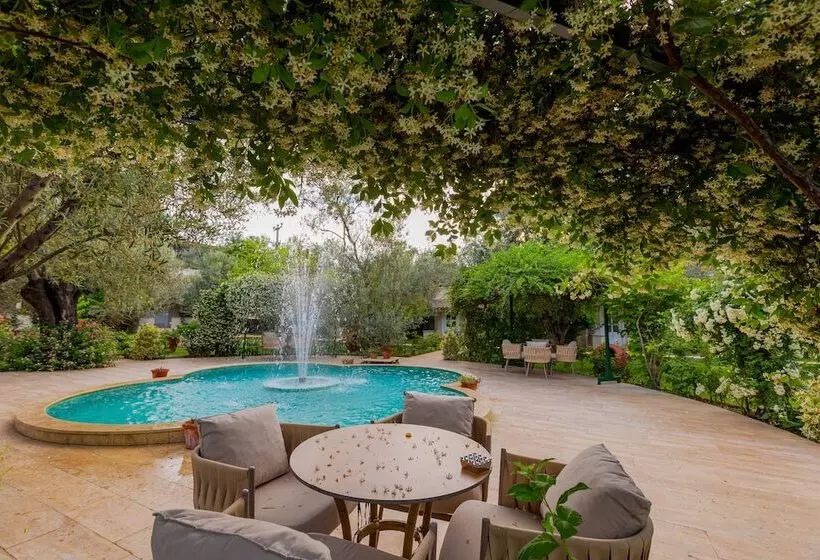 Motelli Gurel Garden House