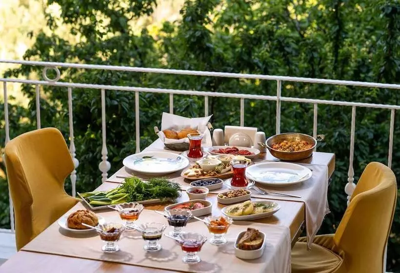 Motelli Gurel Garden House