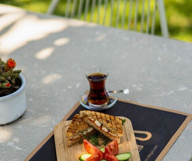 Motel Gurel Garden House