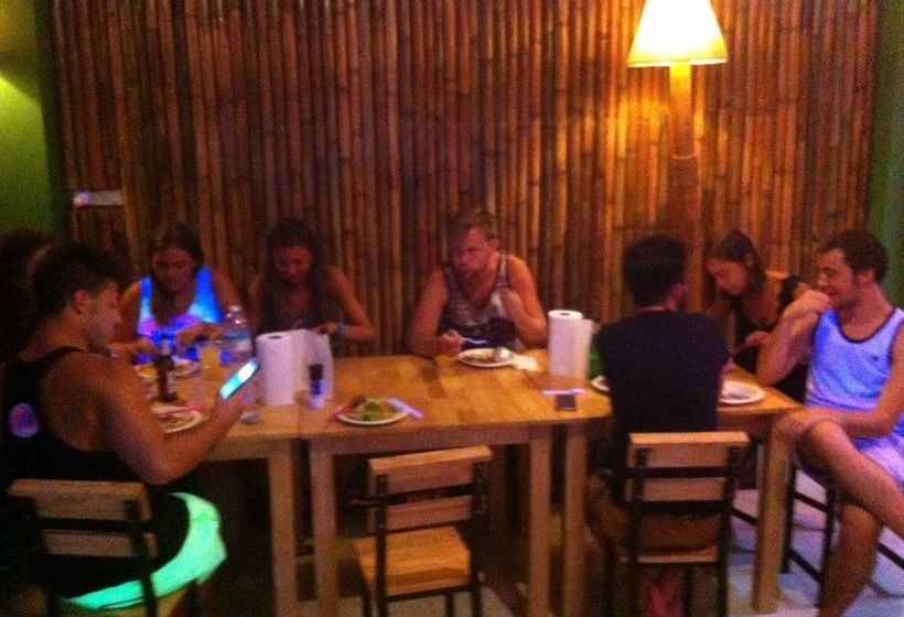 فندق صغير Baan Tai Backpackers