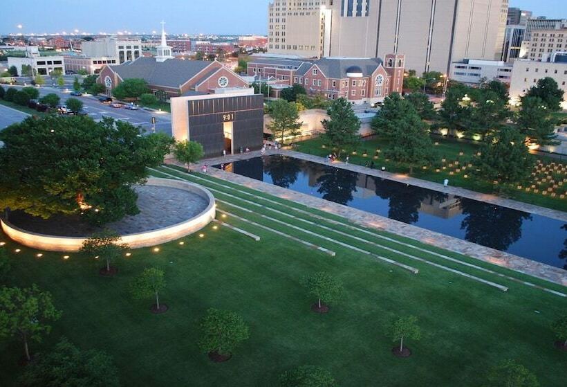 בית מלון כפרי Holiday Inn Express & Suites Moore, An Ihg