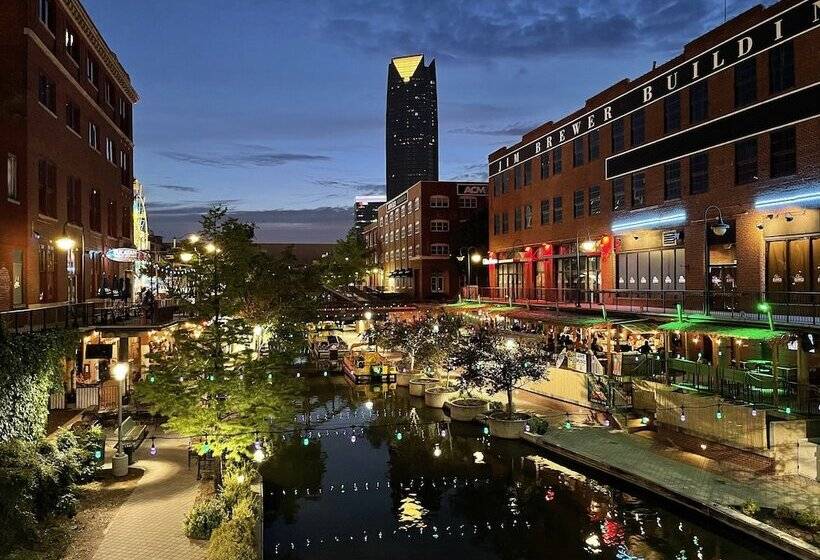 בית מלון כפרי Holiday Inn Express & Suites Moore, An Ihg