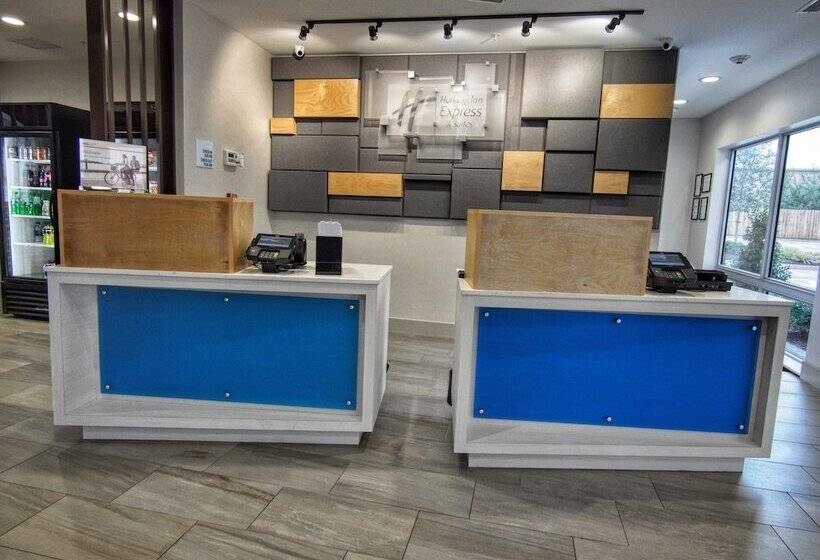 בית מלון כפרי Holiday Inn Express & Suites Moore, An Ihg