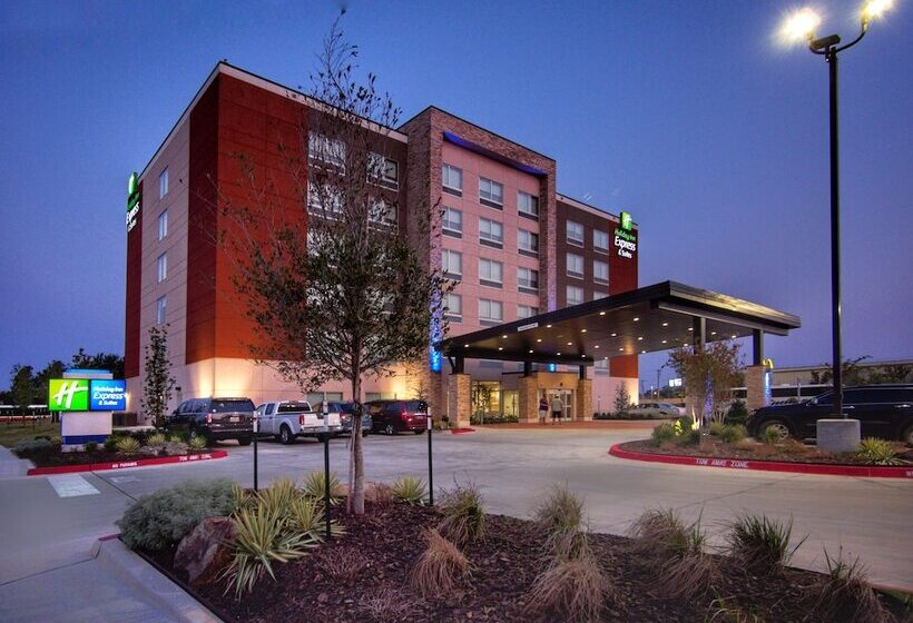 בית מלון כפרי Holiday Inn Express & Suites Moore, An Ihg