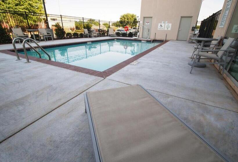 בית מלון כפרי Holiday Inn Express & Suites Moore, An Ihg