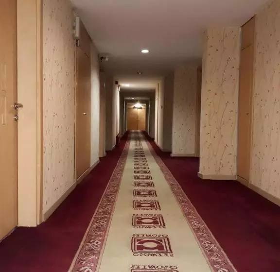 هتل Orontes