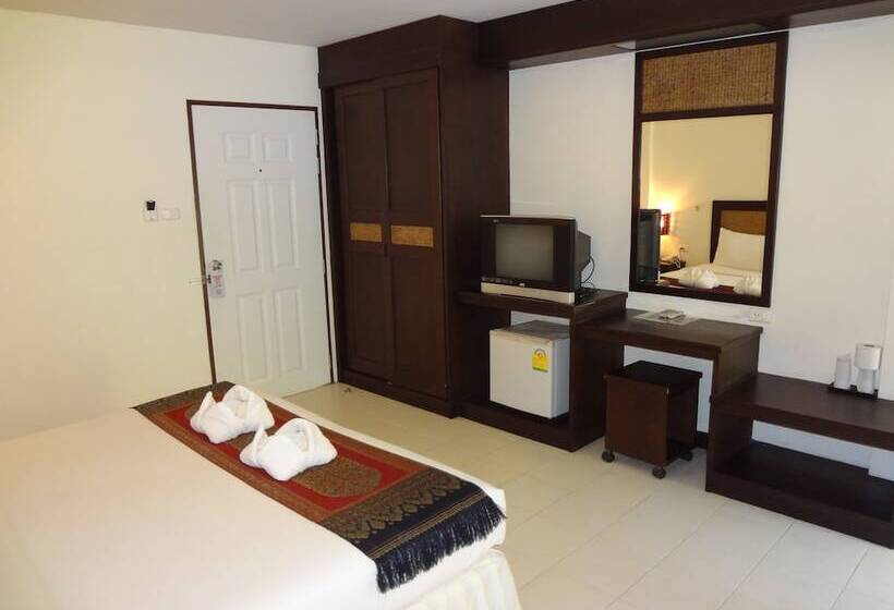 Paddy S Palms Resort