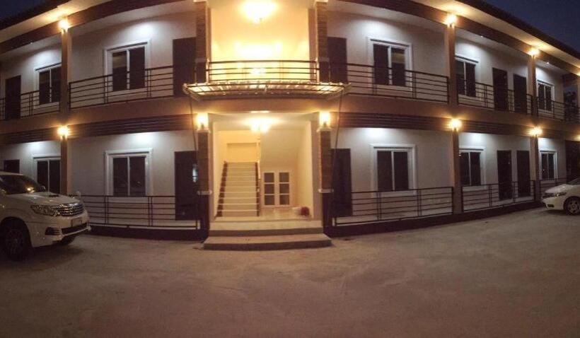 בית מלון כפרי Thanavill Resort