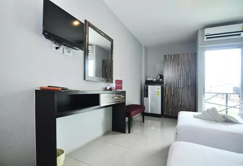 ホテル Zen Rooms Kingkaew 45