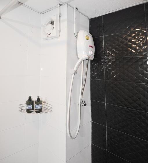 בית מלון כפרי Zen Rooms Kingkaew 45