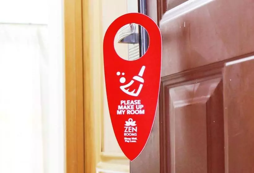 ホテル Zen Rooms Kingkaew 45
