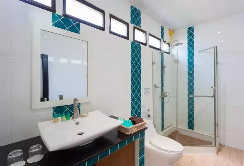 Phi Phi Long Beach Resort & Villa Sha Extra Plus