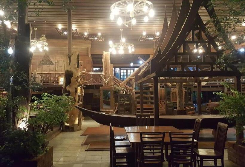 אתר נופש Ruean Mai Chai Khlong