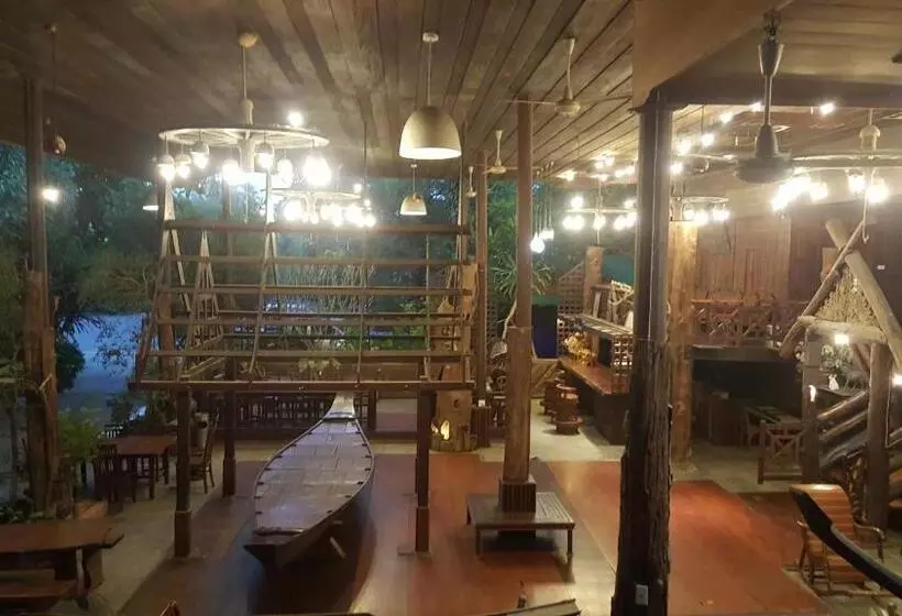 استراحتگاه Ruean Mai Chai Khlong