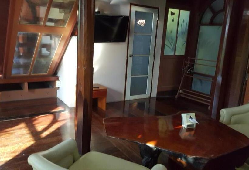 אתר נופש Ruean Mai Chai Khlong