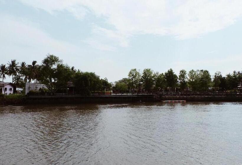 Ruennamyen Resort Amphawa