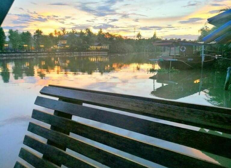 Ruennamyen Resort Amphawa