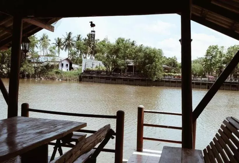 Ruennamyen Resort Amphawa