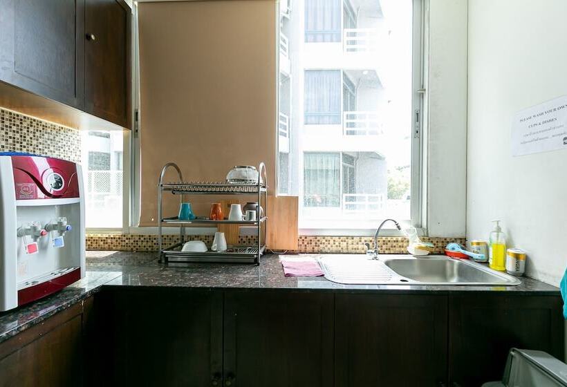 The Bedrooms Hostel Pattaya