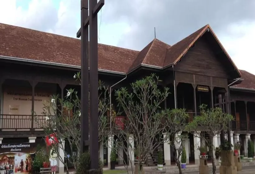 هتل Baanrimnam Resort Trat