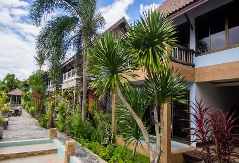 هتل Baanrimnam Resort Trat